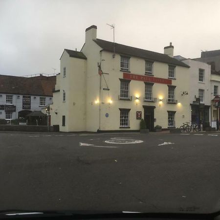 ホテルThe Pall Tavern ヨービル エクステリア 写真