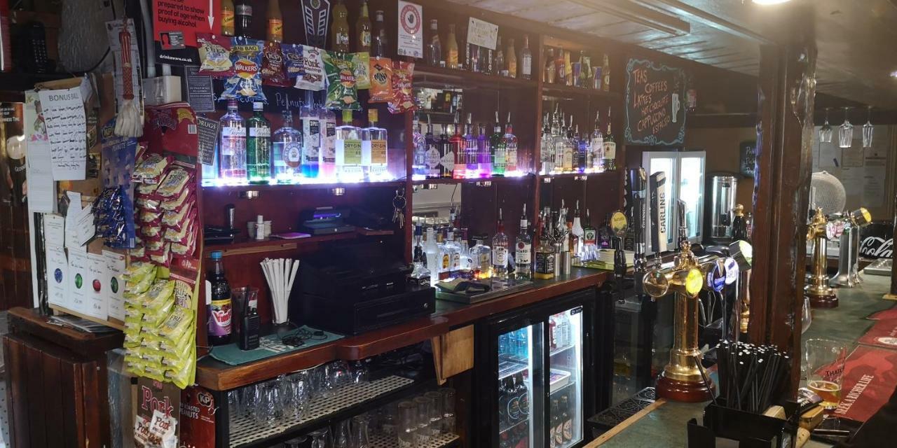 ホテルThe Pall Tavern ヨービル エクステリア 写真